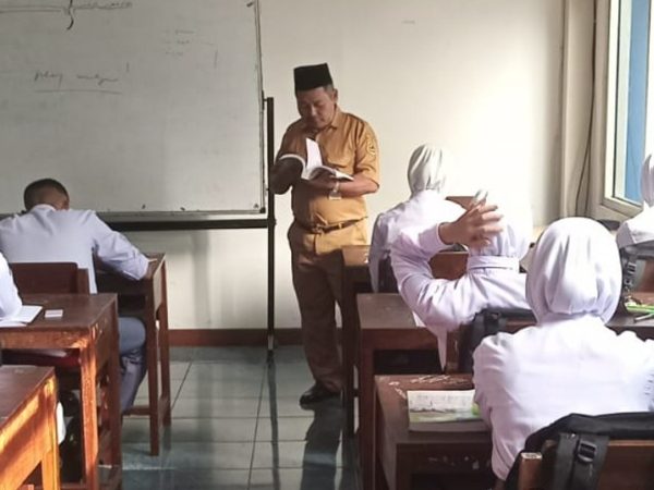 Menjadikan Kitab Riyadus Shalihin sebagai Nafas Budaya Sekolah