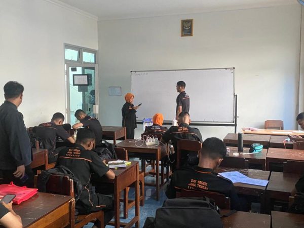 Mengatasi Tantangan Pembelajaran Bahasa Indonesia di Sekolah Kejuruan