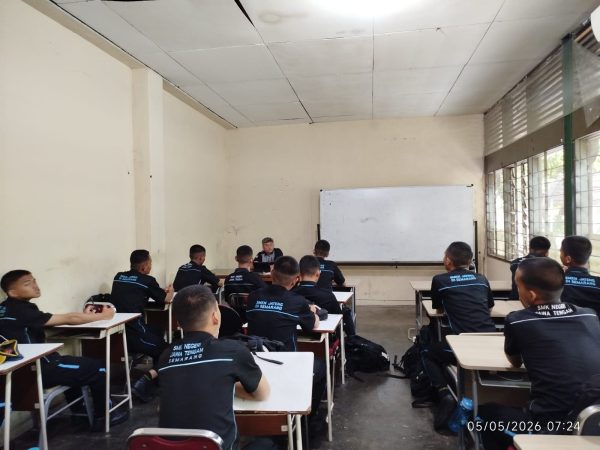Menjembatani Kesenjangan Kompetensi Lulusan dengan Kebutuhan Industri melalui Teaching Factory