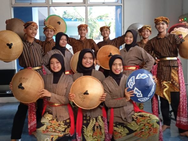 Menyeimbangkan Kreativitas Individual dan Kolaborasi Tim dalam Pembelajaran Seni Budaya Melalui Project Based Learning