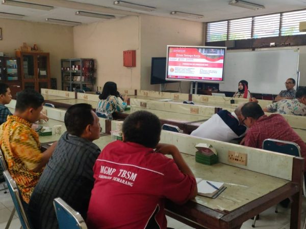 Peningkatan Kualitas Pelayanan Tata Usaha sebagai Kunci Penguatan Mutu Sekolah