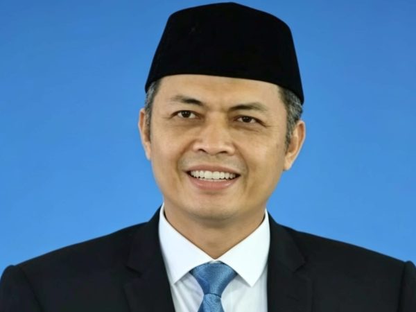 Erosi Akal Budi: Ketika Guru Terperangkap Kultus Digitalisasi