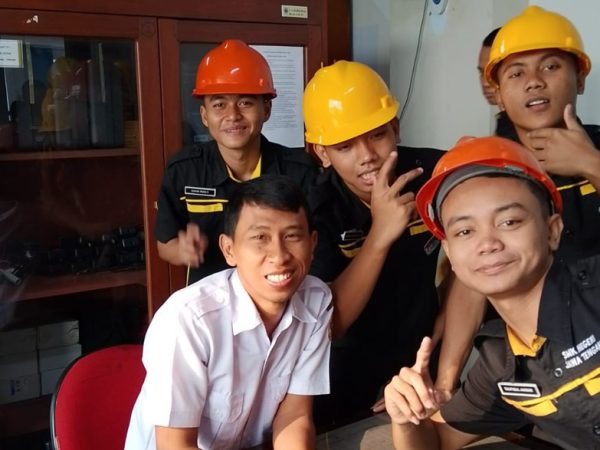 Membersamai Siswa dalam Uji Kompetensi Jurusan TITL di SMKN Jawa Tengah di Semarang