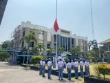 Guru Sejarah SMKN Jateng Semarang Ajak Siswa Kibarkan Bendera Setengah Tiang dan Doa Bersama Mengenang Peristiwa G30S