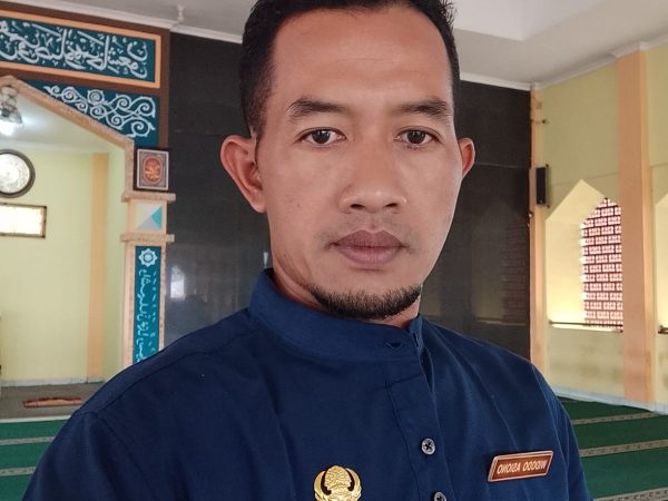 Menjaga Kebersihan Masjid, Mewujudkan Kenyamanan Beribadah Bagi Jamaah Di SMKN Jateng di Semarang